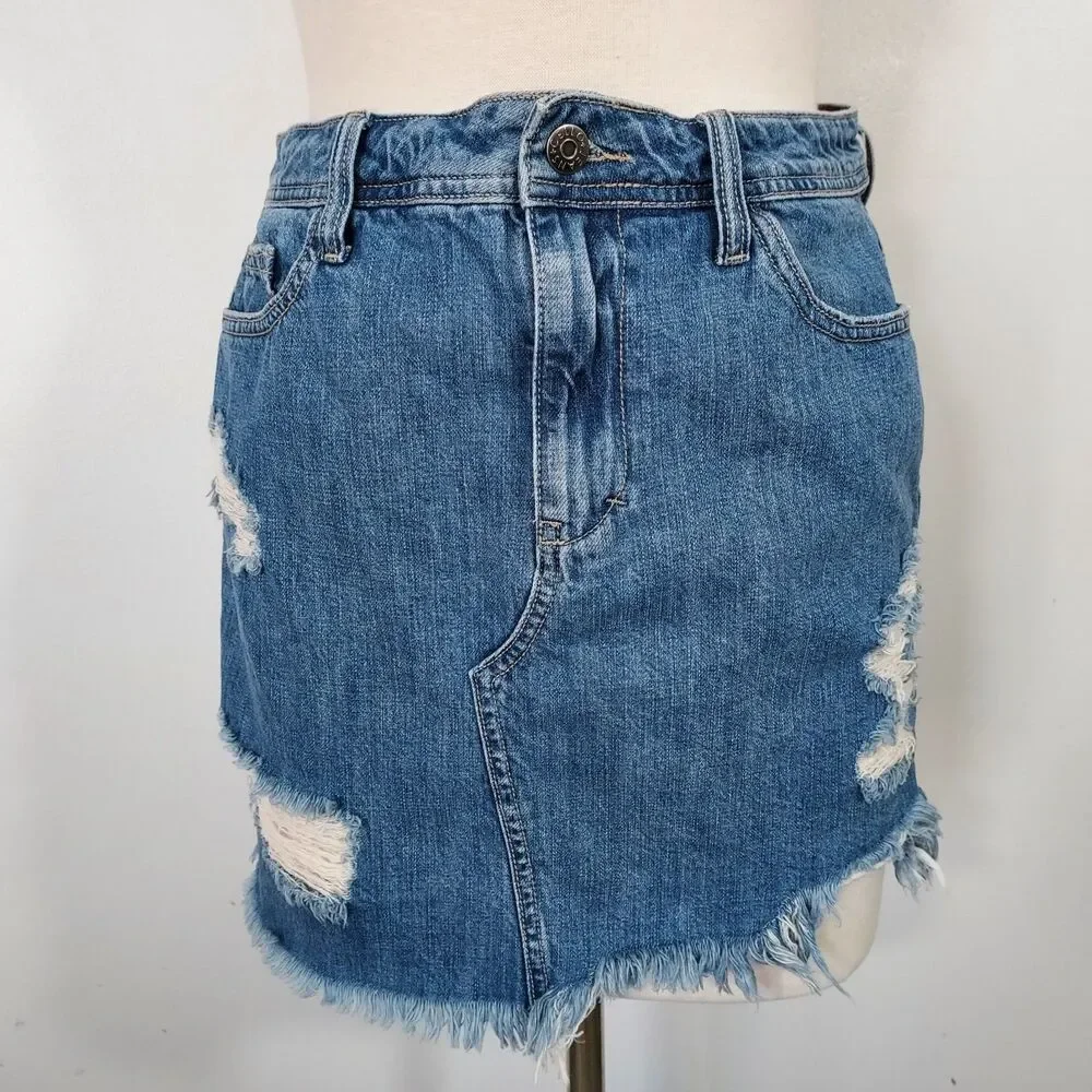 Cello Jeans Distressed Blue Denim Mini Skirt Raw Hem Size Large Destroyed - Picture 2 of 13